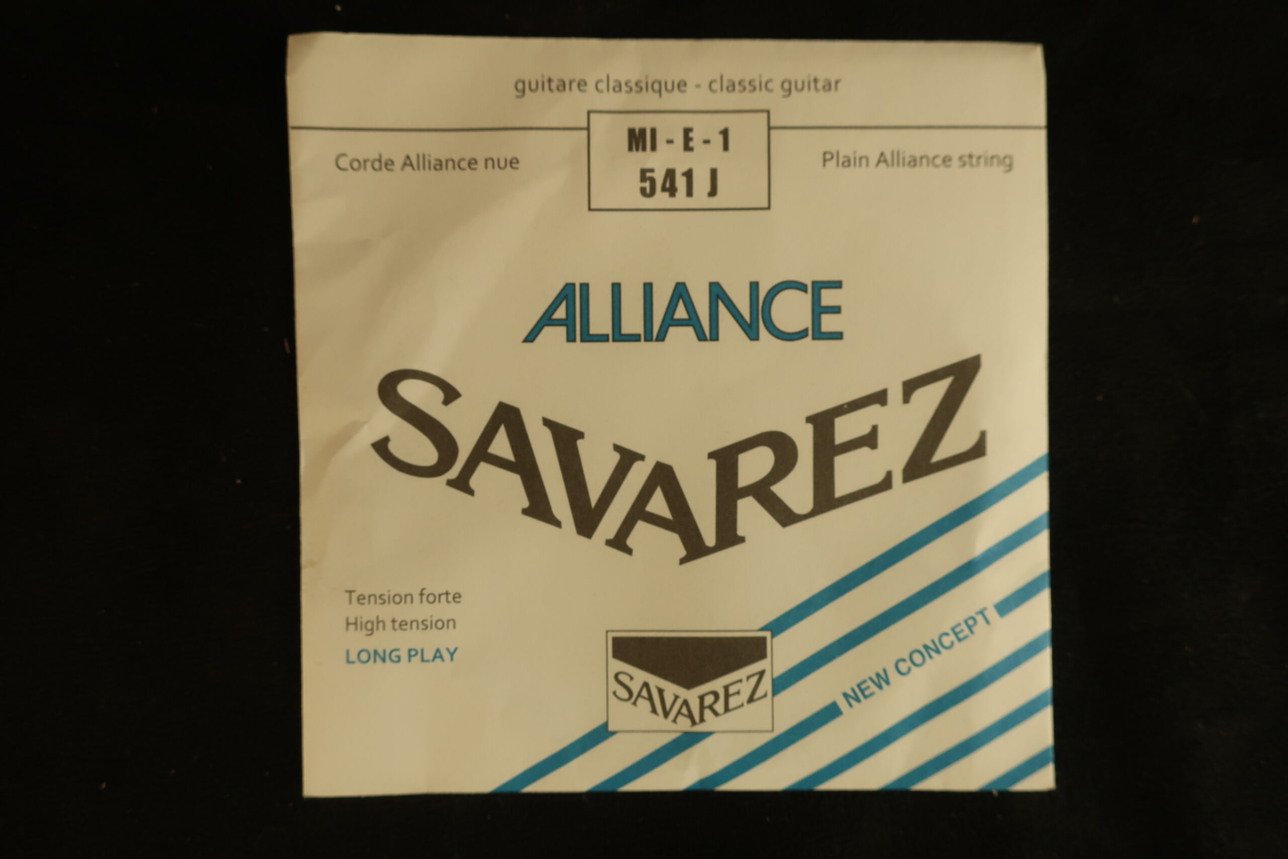 Corde_pour_Guitare_Classique_-_Savarez_Alliance_-_Mi1_bleu