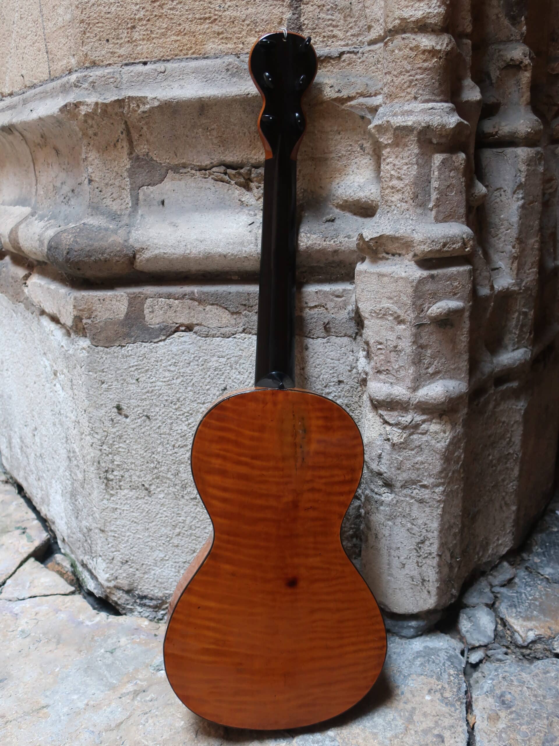 GUITARE ROMANTIQUE, EPPEL LYON VERS 1840 5JPG