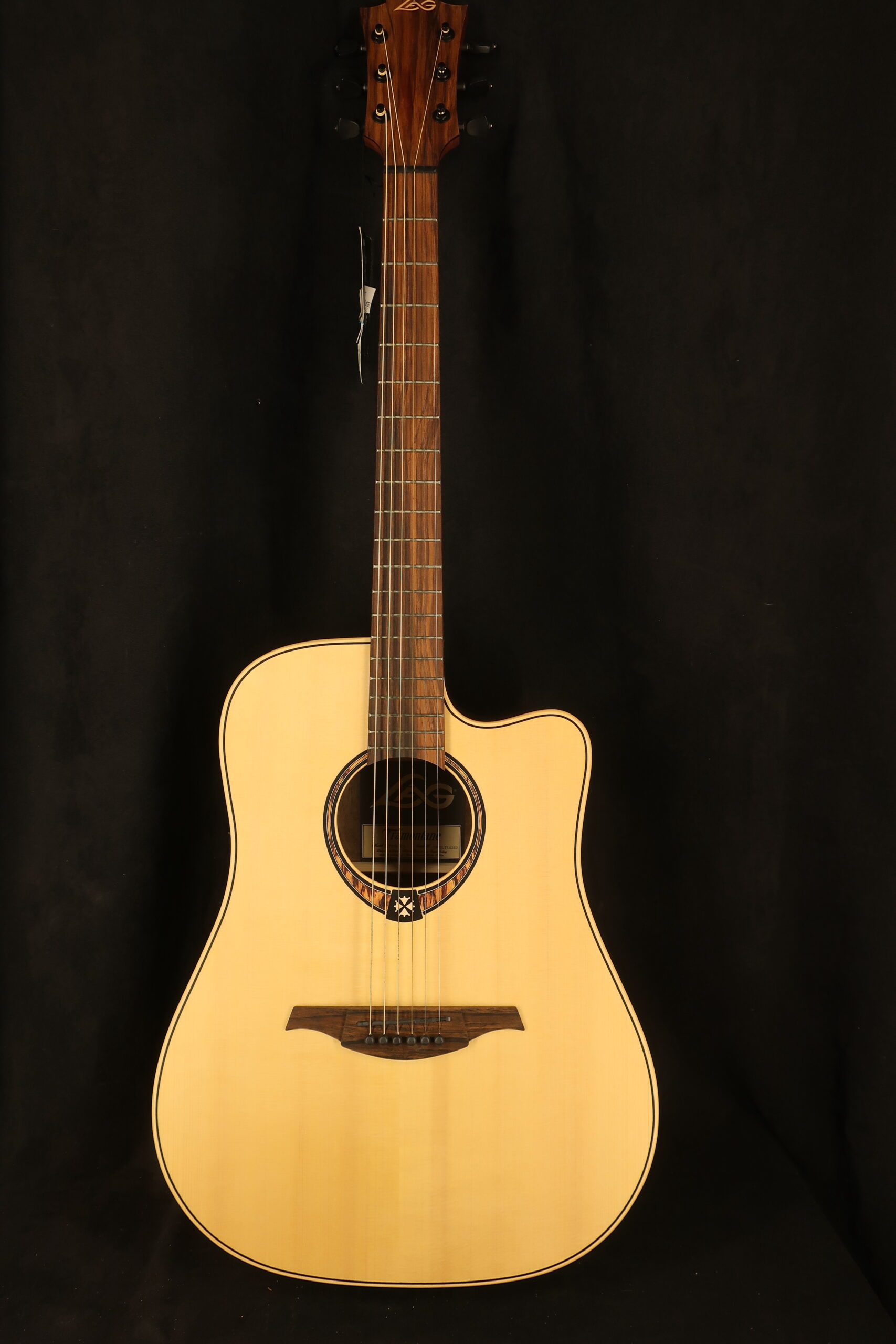 Guitare-folk-lag-tramontane-t270cde-electro 1