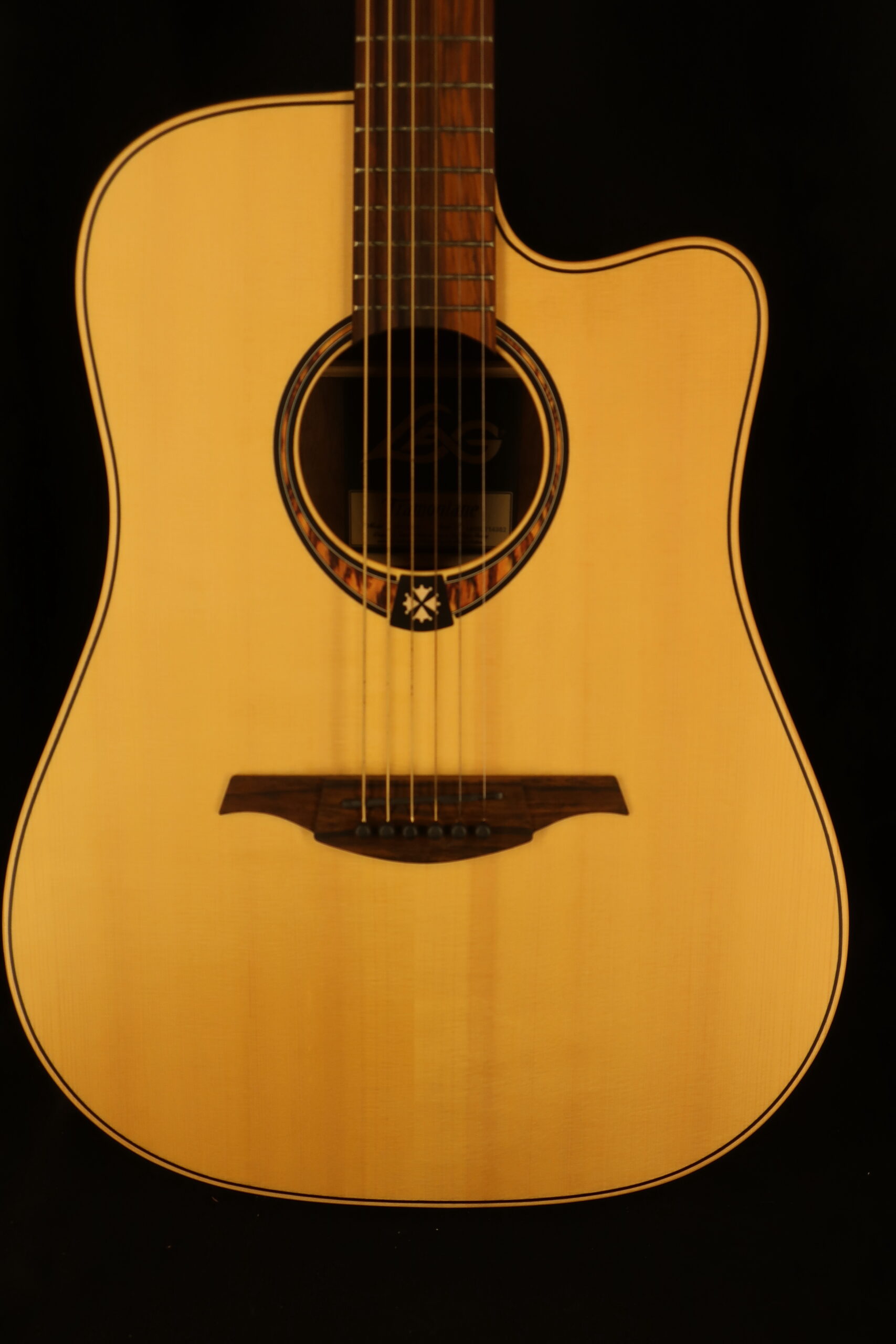 Guitare-folk-lag-tramontane-t270cde-electro 2