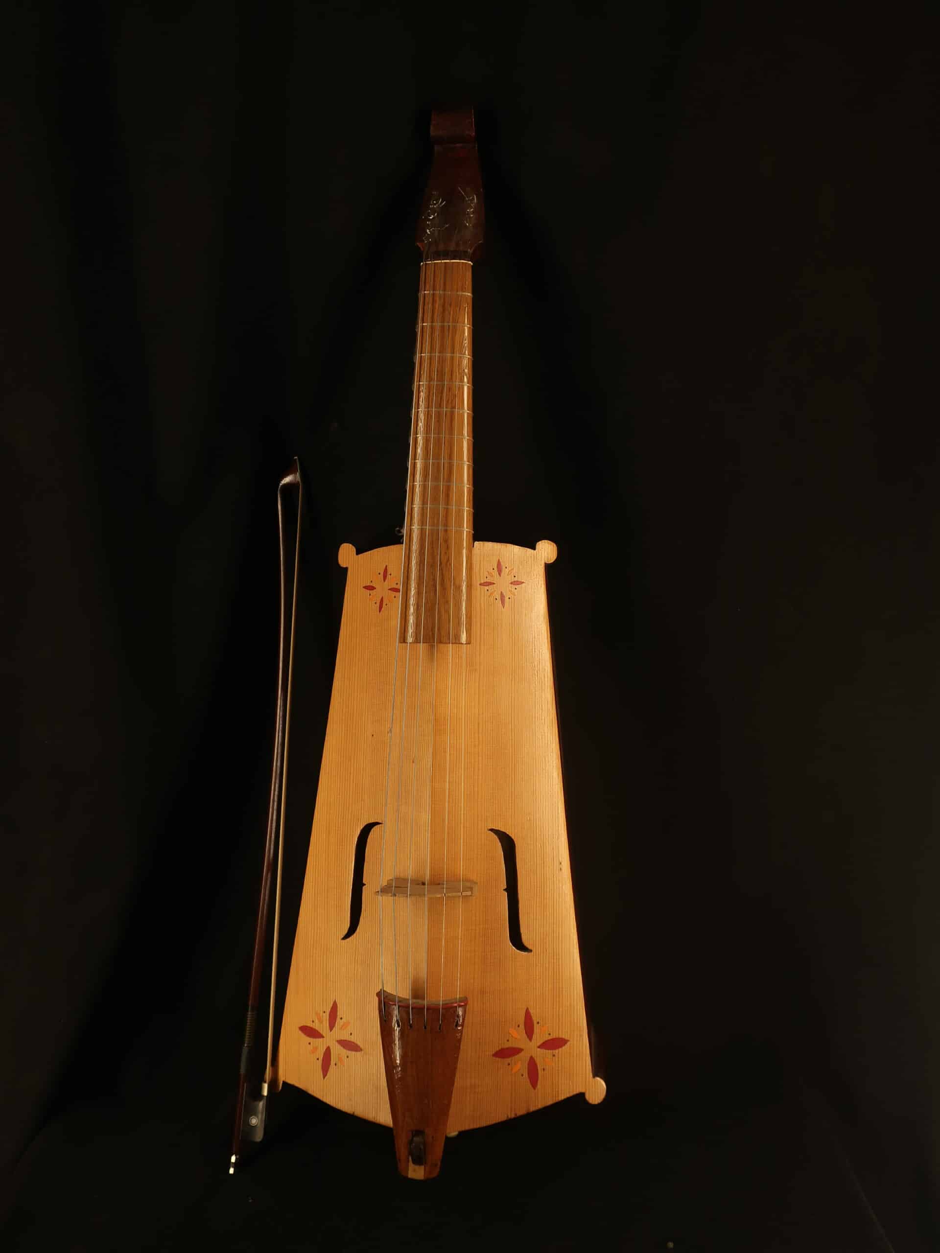 Viele 6 cordes années50 en housse cello et archet