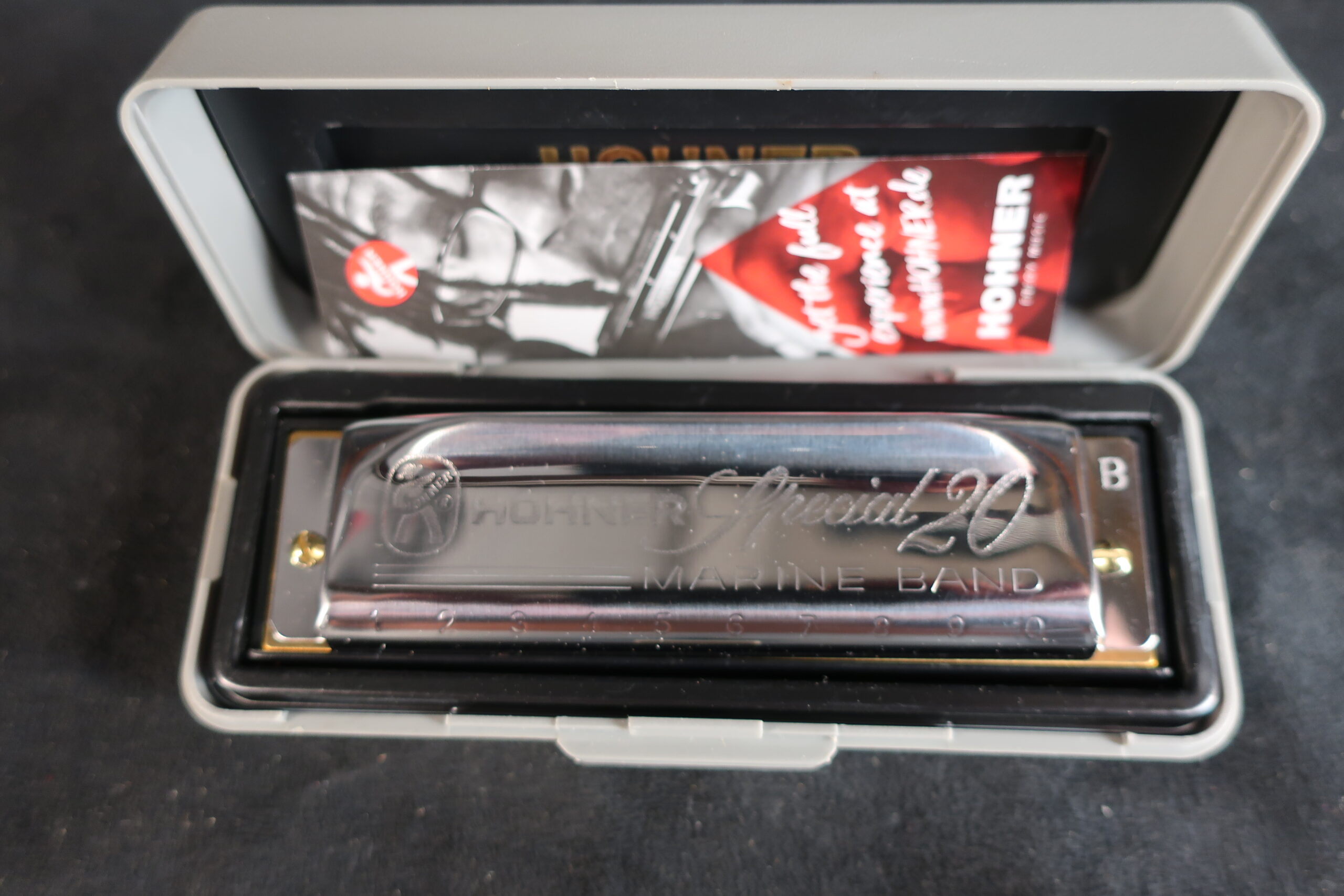 Harmonica Hohner spécial 20 Si Pick et Boch