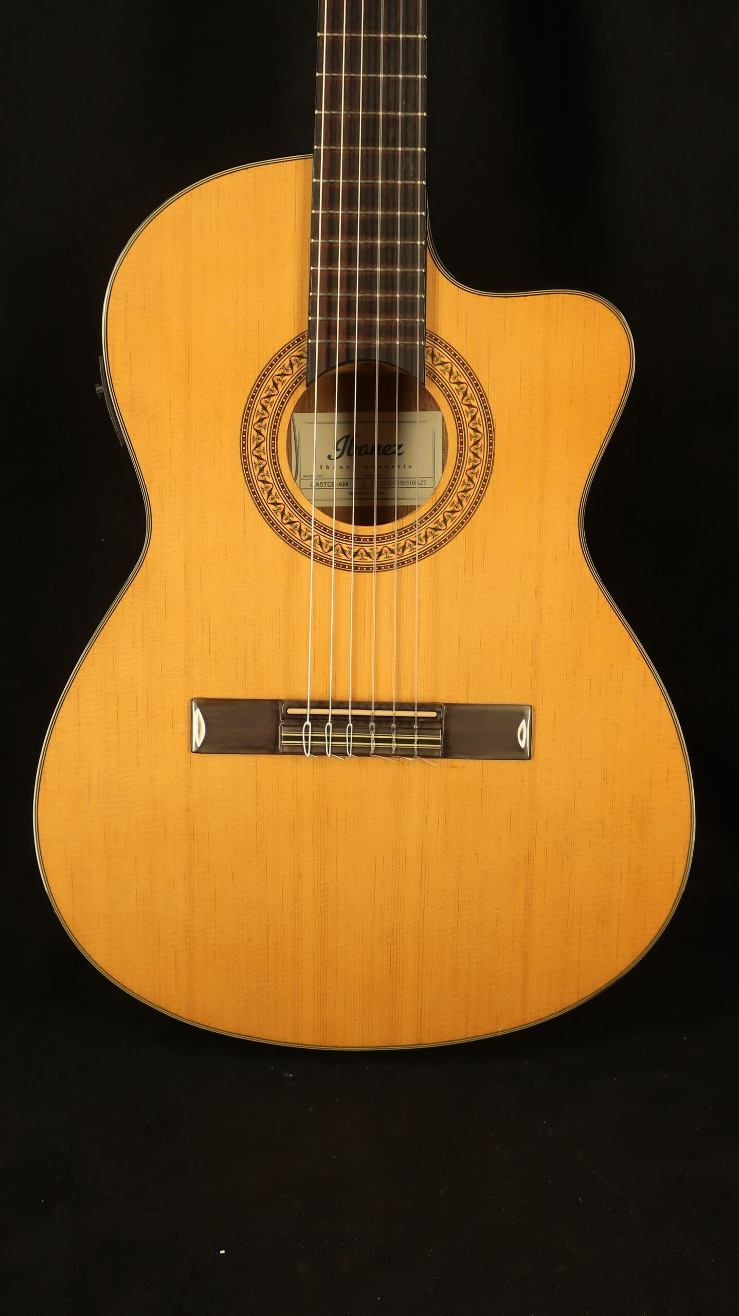 Guitare classique Ibanez modèle slim GASTCE-AM electro 2