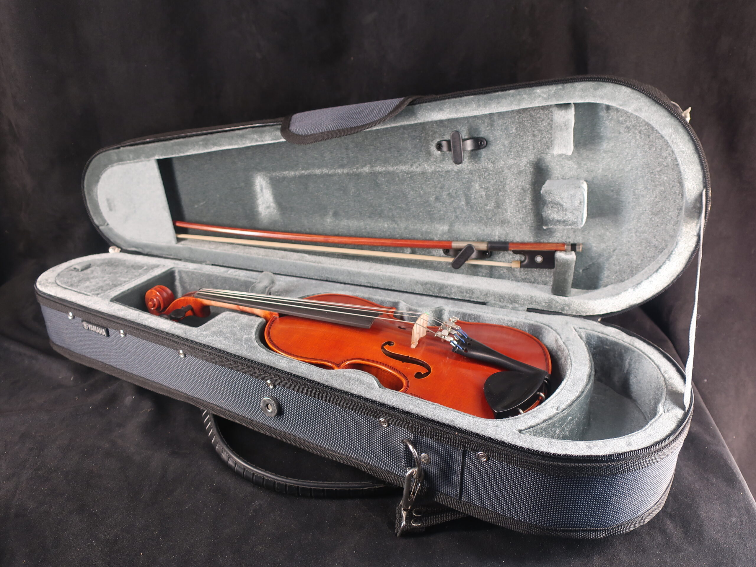 Pack violon 1/8 Yamaha violon , étui et archet