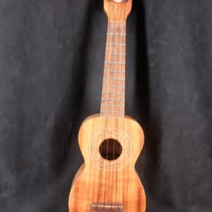 Ukulélé soprano aNueNue Koa Model 1879 en étui