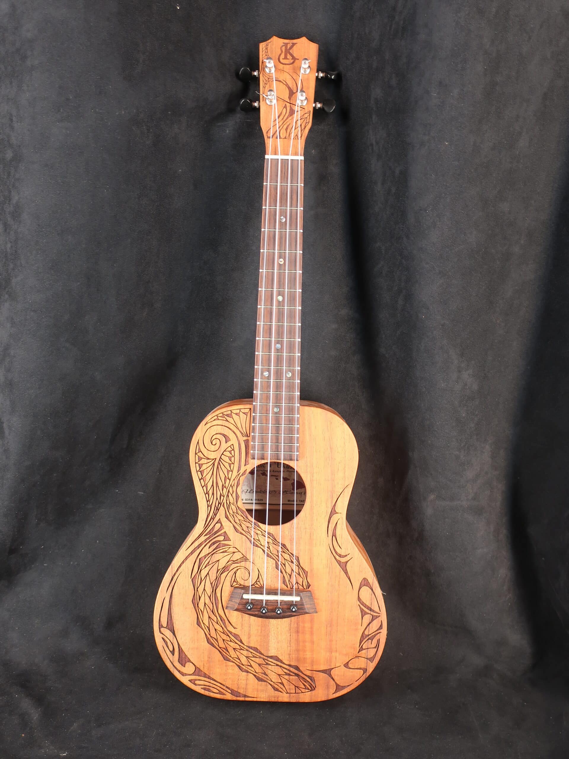 Ukulele ténor Kanilea décoré en étui